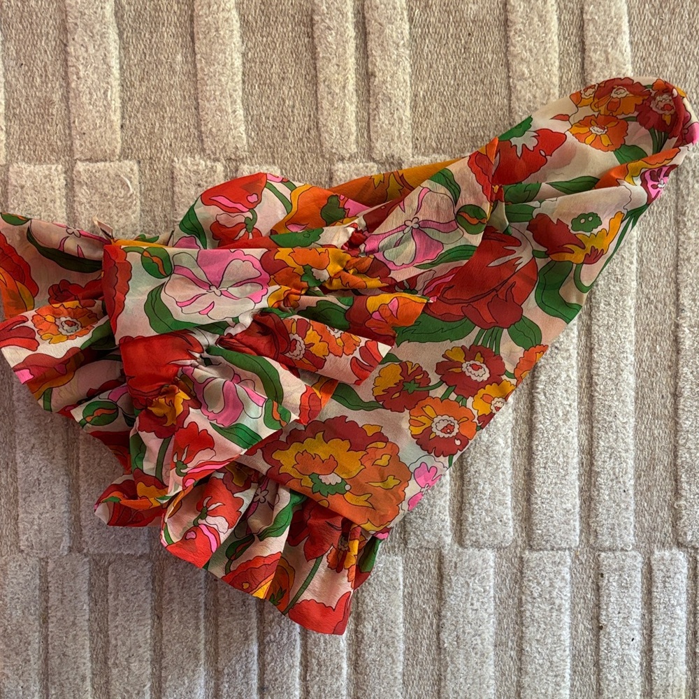 Vintage 60s groovy ruffle shawl